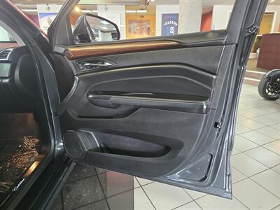 2015 Cadillac SRX Luxury Collection 4DR SUV   - Photo 11 - Hamilton, OH 45015