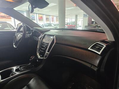 2015 Cadillac SRX Luxury Collection 4DR SUV   - Photo 12 - Hamilton, OH 45015