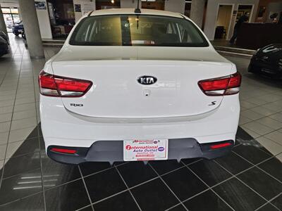 2019 Kia Rio S 4DR SEDAN   - Photo 7 - Hamilton, OH 45015