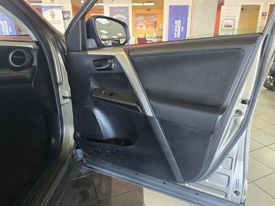 2013 Toyota RAV4 XLE 4DR SUV AWD   - Photo 11 - Hamilton, OH 45015