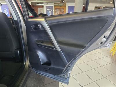 2013 Toyota RAV4 XLE 4DR SUV AWD   - Photo 14 - Hamilton, OH 45015