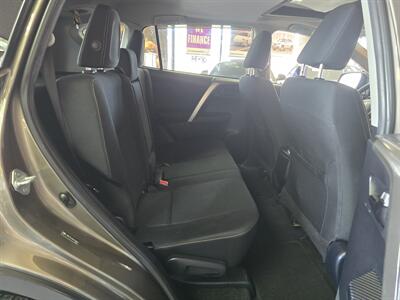 2013 Toyota RAV4 XLE 4DR SUV AWD   - Photo 15 - Hamilton, OH 45015