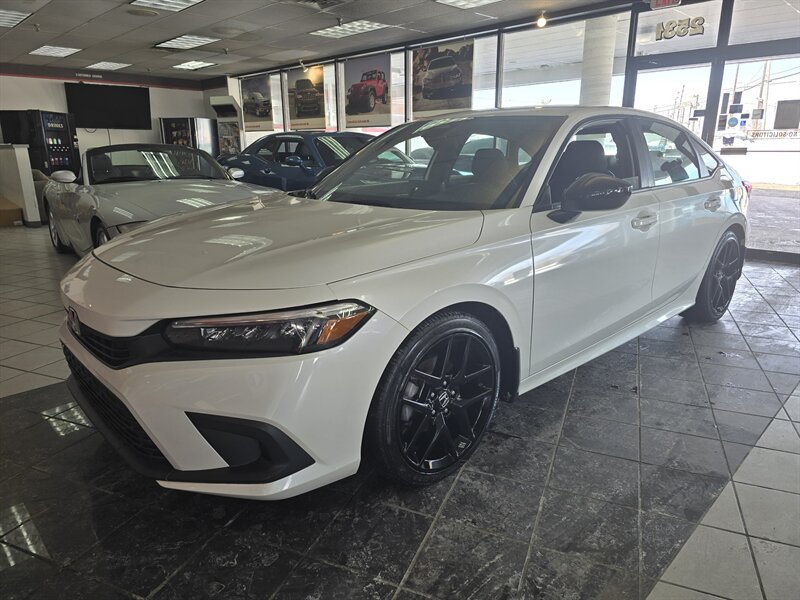 2022 Honda Civic Sport   - Photo 1 - Hamilton, OH 45015