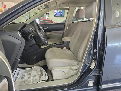 2015 Nissan Rogue S   - Photo 9 - Hamilton, OH 45015