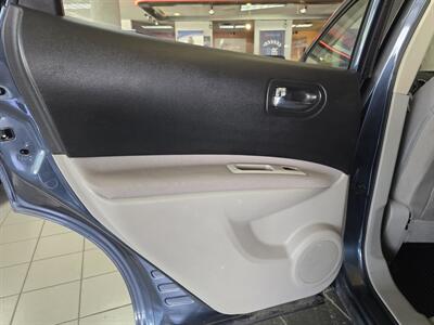 2015 Nissan Rogue S   - Photo 10 - Hamilton, OH 45015