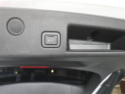 2020 Chevrolet Equinox LT 4DR SUV w/1LT - Photo 33 - Hamilton, OH 45015