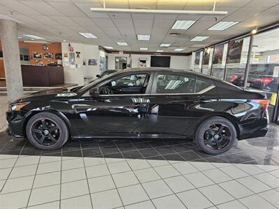 2020 Nissan Altima 2.5 SR 4DR SEDAN   - Photo 2 - Hamilton, OH 45015