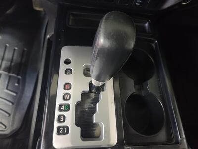 2014 Nissan Titan SV 4DR CREW CAB 4X4/V8   - Photo 27 - Hamilton, OH 45015