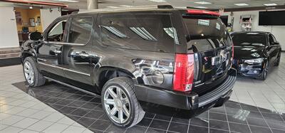 2011 Cadillac Escalade Platinum Edition 4DR SUV AWD   - Photo 8 - Hamilton, OH 45015