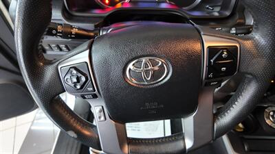 2016 Toyota 4Runner Limited 4DR SUV 4X4   - Photo 14 - Hamilton, OH 45015