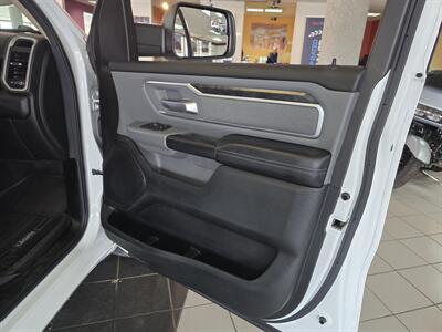 2020 RAM 1500 Big Horn/CREW CAB/HEMI/4X4   - Photo 13 - Hamilton, OH 45015