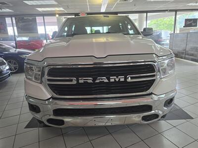 2020 RAM 1500 Big Horn/CREW CAB/HEMI/4X4   - Photo 2 - Hamilton, OH 45015