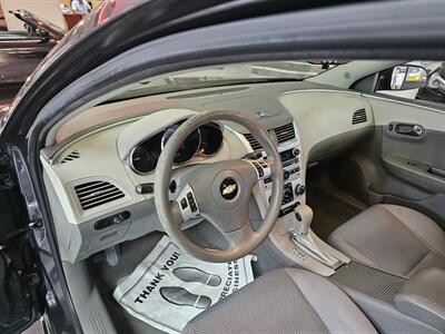2011 Chevrolet Malibu LT 4DR SEDAN - Photo 10 - Hamilton, OH 45015