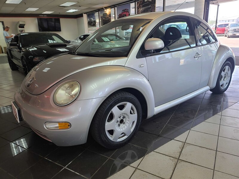 The 2000 Volkswagen New Beetle GL photos