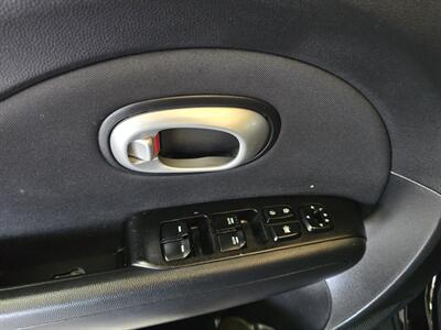 2016 Kia Soul + 4DR CROSSOVER   - Photo 17 - Hamilton, OH 45015