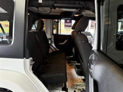 2018 Jeep Wrangler JK UNLIMITED SAHARA 4DR SUV 4X4   - Photo 21 - Hamilton, OH 45015