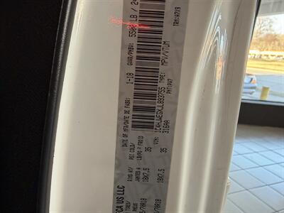 2018 Jeep Wrangler JK UNLIMITED SAHARA 4DR SUV 4X4   - Photo 32 - Hamilton, OH 45015