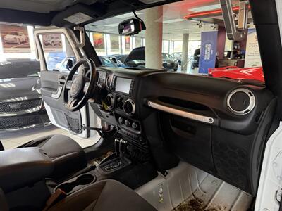 2018 Jeep Wrangler JK UNLIMITED SAHARA 4DR SUV 4X4   - Photo 25 - Hamilton, OH 45015