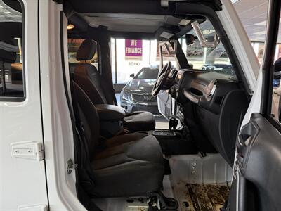 2018 Jeep Wrangler JK UNLIMITED SAHARA 4DR SUV 4X4   - Photo 23 - Hamilton, OH 45015