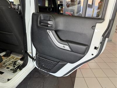 2018 Jeep Wrangler JK UNLIMITED SAHARA 4DR SUV 4X4   - Photo 22 - Hamilton, OH 45015