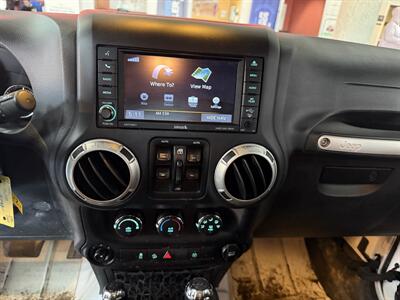 2018 Jeep Wrangler JK UNLIMITED SAHARA 4DR SUV 4X4   - Photo 14 - Hamilton, OH 45015