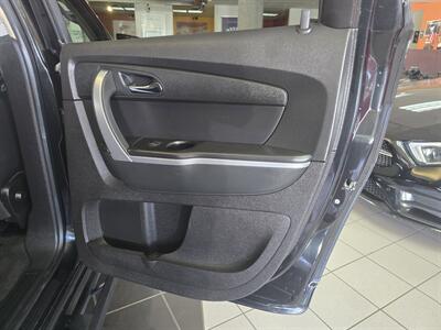 2009 GMC Acadia SLT-1 4DR SUV AWD   - Photo 15 - Hamilton, OH 45015