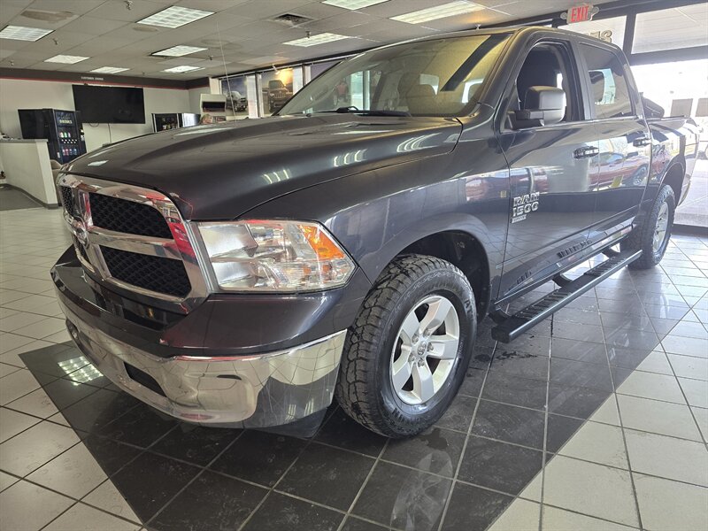 2021 RAM 1500 SLT CREW CAB   - Photo 1 - Hamilton, OH 45015