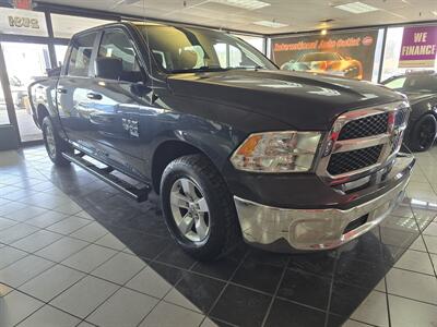2021 RAM 1500 SLT CREW CAB   - Photo 3 - Hamilton, OH 45015