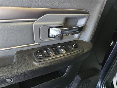 2021 RAM 1500 SLT CREW CAB   - Photo 18 - Hamilton, OH 45015