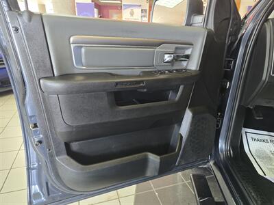 2021 RAM 1500 SLT CREW CAB   - Photo 8 - Hamilton, OH 45015