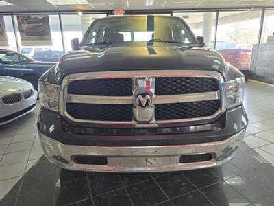 2021 RAM 1500 SLT CREW CAB   - Photo 2 - Hamilton, OH 45015