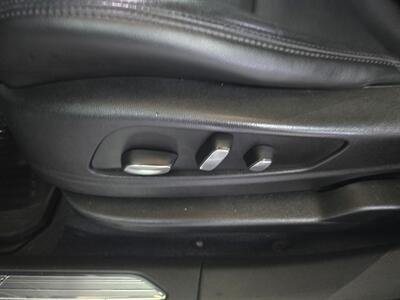 2017 Cadillac XT5 Luxury Collection 4DR SUV AWD   - Photo 19 - Hamilton, OH 45015