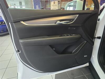 2017 Cadillac XT5 Luxury Collection 4DR SUV AWD   - Photo 7 - Hamilton, OH 45015