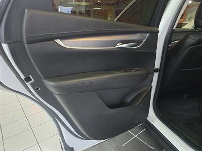 2017 Cadillac XT5 Luxury Collection 4DR SUV AWD   - Photo 10 - Hamilton, OH 45015