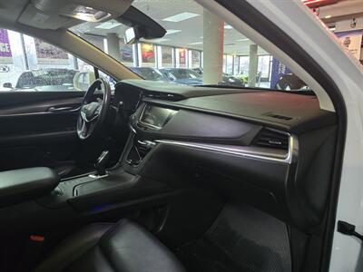 2017 Cadillac XT5 Luxury Collection 4DR SUV AWD   - Photo 13 - Hamilton, OH 45015