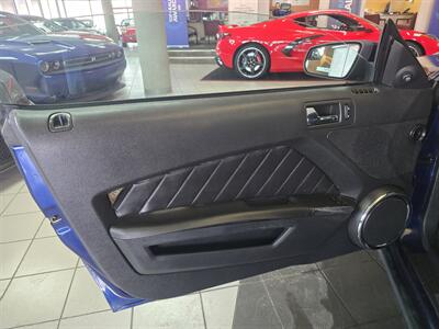 2012 Ford Mustang GT Premium - Photo 7 - Hamilton, OH 45015