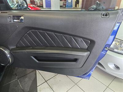 2012 Ford Mustang GT Premium - Photo 11 - Hamilton, OH 45015