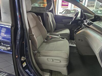 2016 Honda Odyssey SE 4DR MINI-VAN   - Photo 15 - Hamilton, OH 45015