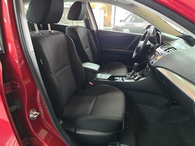 2013 Mazda Mazda3 i Touring  SKYACTIV 4DR HATCHBACK   - Photo 15 - Hamilton, OH 45015