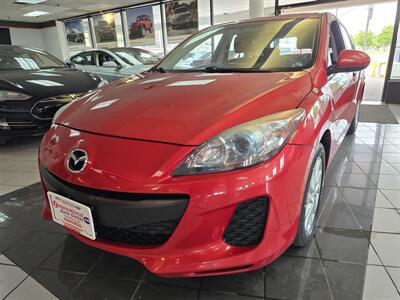 2013 Mazda Mazda3 i Touring  SKYACTIV 4DR HATCHBACK   - Photo 2 - Hamilton, OH 45015