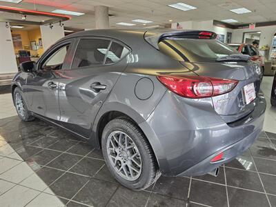 2015 Mazda Mazda3 i Sport 4DR Sedan   - Photo 7 - Hamilton, OH 45015