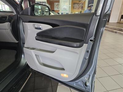 2017 Honda Ridgeline RTL-E 4DR CREW CAB 4X4 - Photo 12 - Hamilton, OH 45015