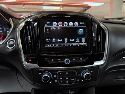 2018 Chevrolet Traverse Premier 4DR SUV   - Photo 12 - Hamilton, OH 45015