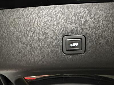 2018 Chevrolet Traverse Premier 4DR SUV   - Photo 33 - Hamilton, OH 45015