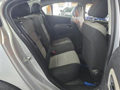 2015 Chevrolet Cruze LS Auto 4DR SEDAN   - Photo 16 - Hamilton, OH 45015