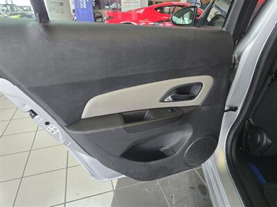 2015 Chevrolet Cruze LS Auto 4DR SEDAN   - Photo 11 - Hamilton, OH 45015