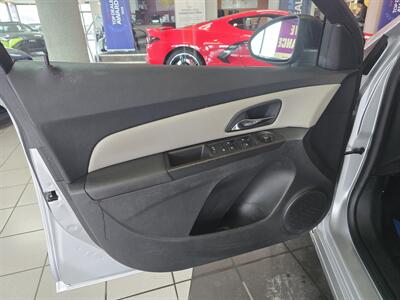 2015 Chevrolet Cruze LS Auto 4DR SEDAN   - Photo 7 - Hamilton, OH 45015