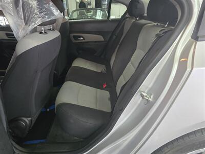 2015 Chevrolet Cruze LS Auto 4DR SEDAN   - Photo 10 - Hamilton, OH 45015