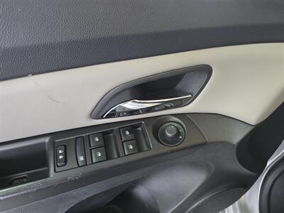 2015 Chevrolet Cruze LS Auto 4DR SEDAN   - Photo 17 - Hamilton, OH 45015
