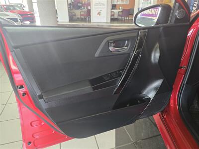 2016 Scion iM Base 4DR HATCHBACK   - Photo 6 - Hamilton, OH 45015